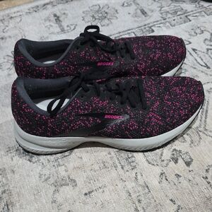 Brooks Black and Pink Athletic Shoes‎ with Speckled Design